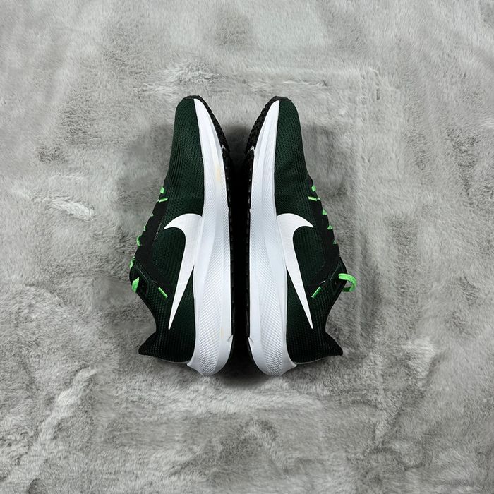 Nike Zoom Pegasus 40 « Liverpool Édition » pointure 45.5 - photo numéro 5