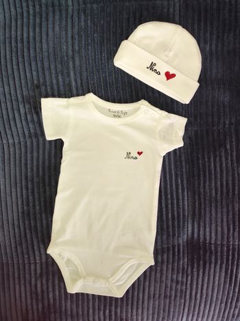Ensemble Bodie et bonnet personnalisé  naissance