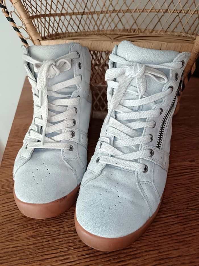 Baskets compensées en cuir daim | The Kooples | P. 39 - photo numéro 2