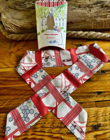 🍁 Foulard à motif rouge & beige – My Little Box – Neuf