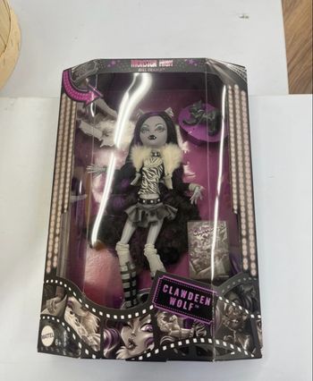Poupée Minster High Clawdeen Wolf neuve 
