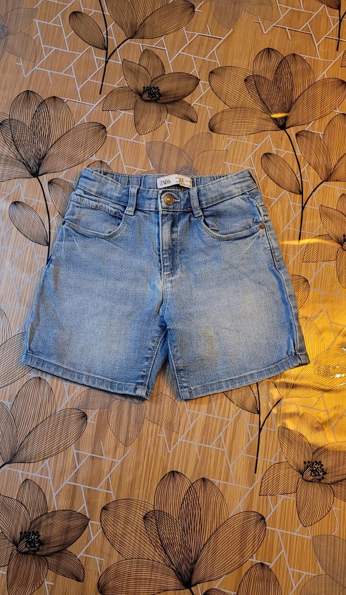 Short en jeans taille 4 ans - photo numéro 2