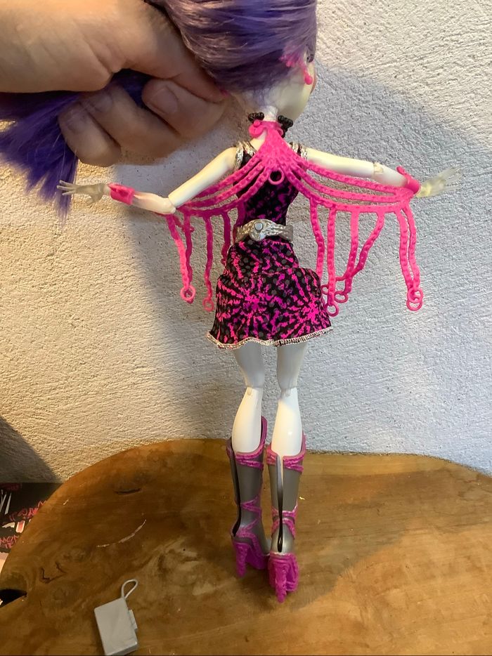 Poupée Monster High Spectra Vondergeist Power Ghouls - photo numéro 6