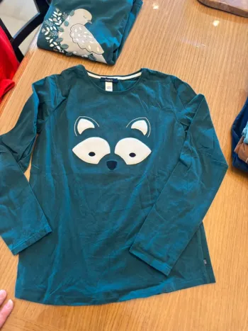 TEE shirt