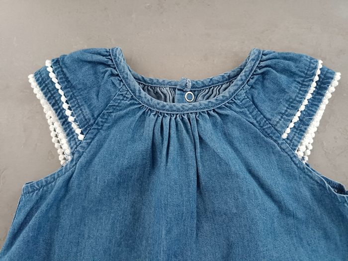 Robe en jeans bébé fille en 12 mois - photo numéro 2