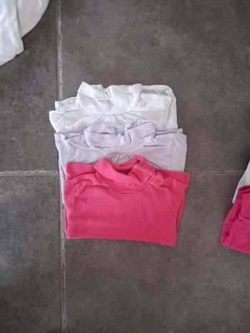Lot de trois sous pull 18 mois