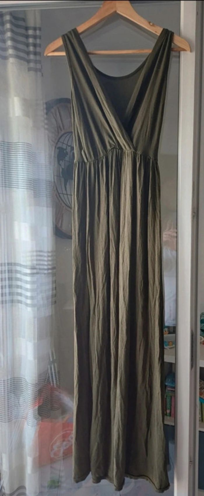 Robe longue kaki. Taille 38