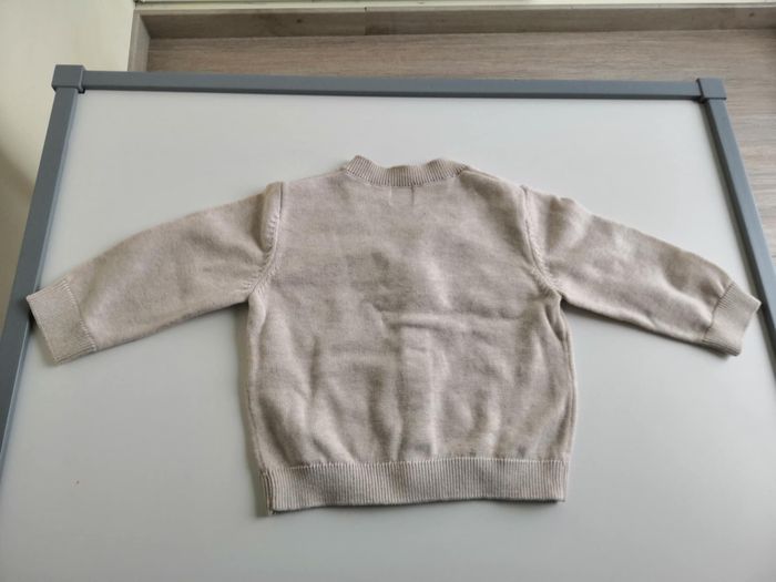 Lot de 2 gilets à col V en maille légère (Beige et Bleu) 6 mois Kiabi - photo numéro 3