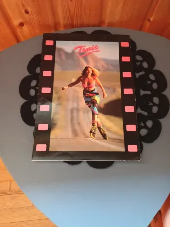 Cahier A4 motif fille rollers