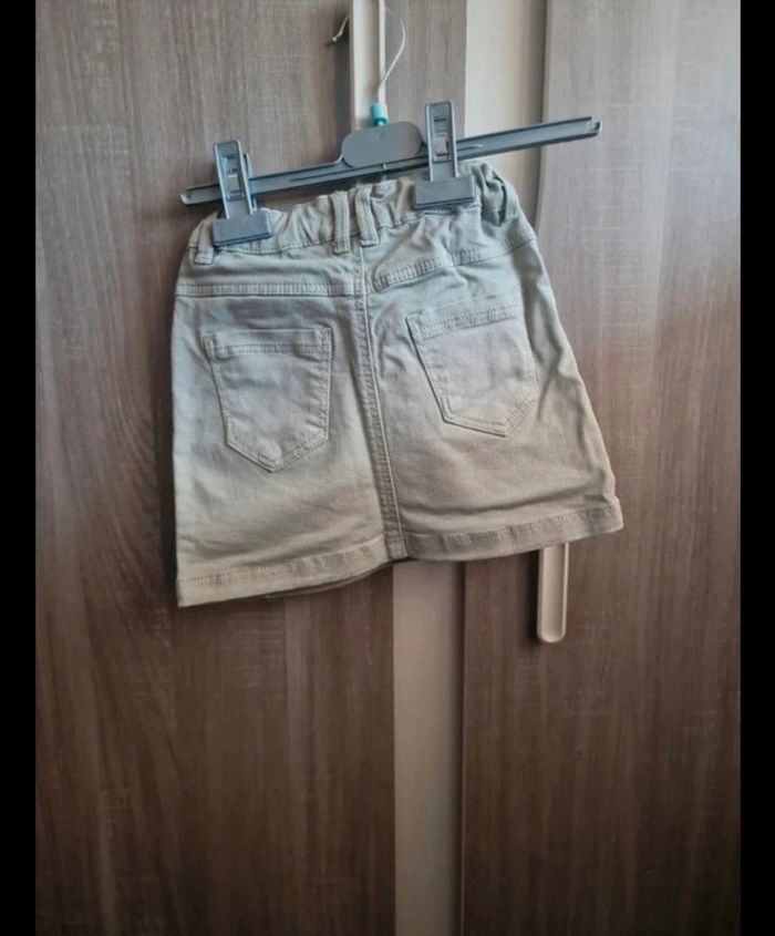 Jupe en jean kaki très claire 5 ans - photo numéro 3