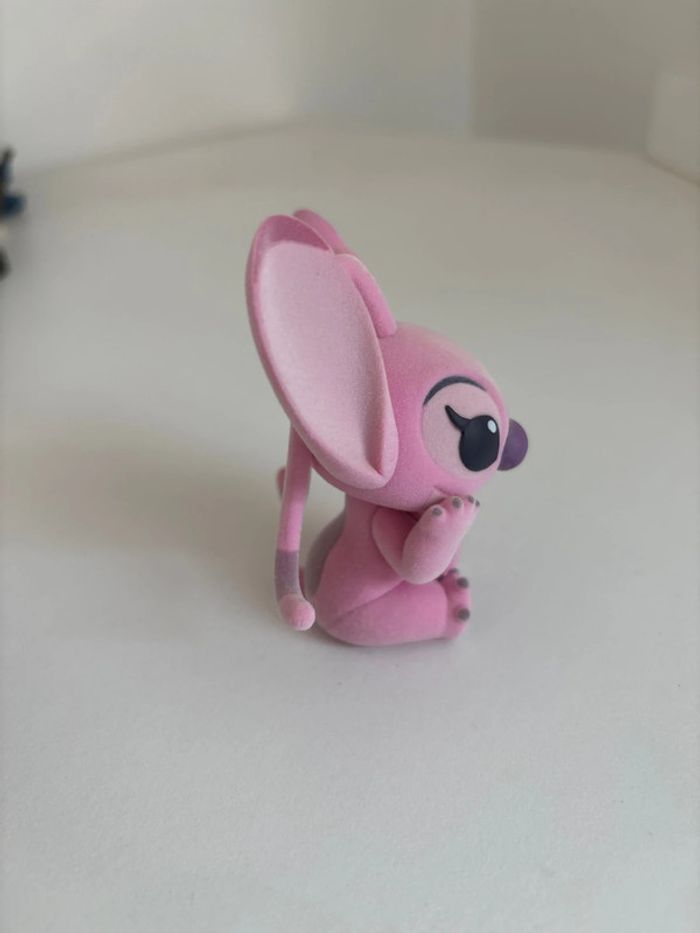 Figurine stitch angel fluffy puffy - photo numéro 4