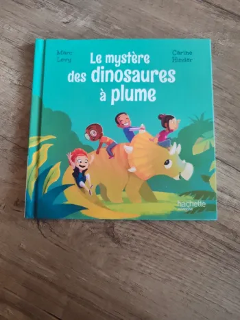 Livre pour enfants "le mystère des dinosaures à plume"