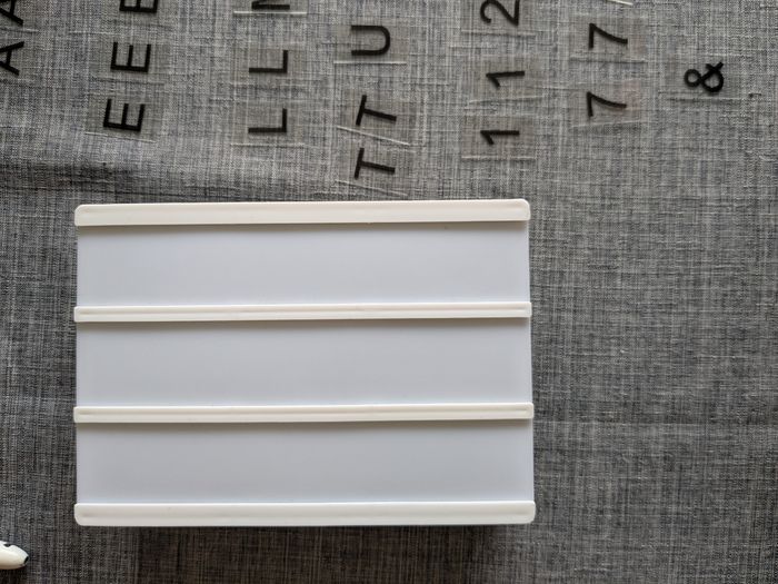 Boîte lumineuse avec lettres et chiffres - photo numéro 3