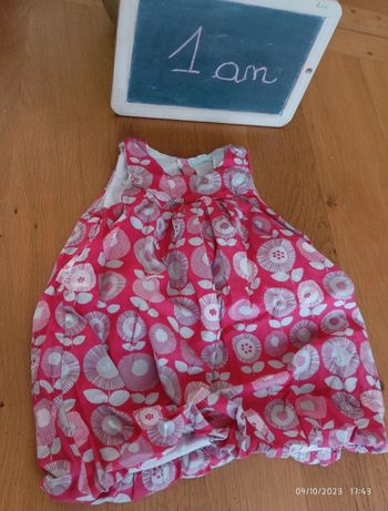 Robe  Obaibi taille 1 an en très bon état
