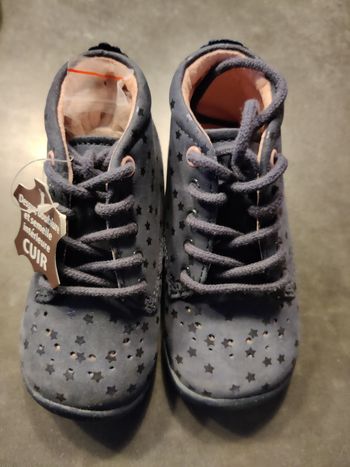 Chaussure bébé Verbaudet Taile 22 Neuve