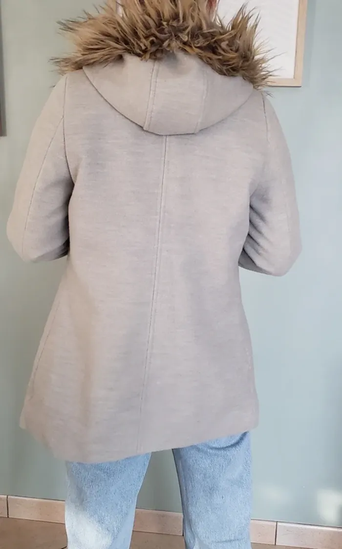 Manteau gris a capuche - photo numéro 4