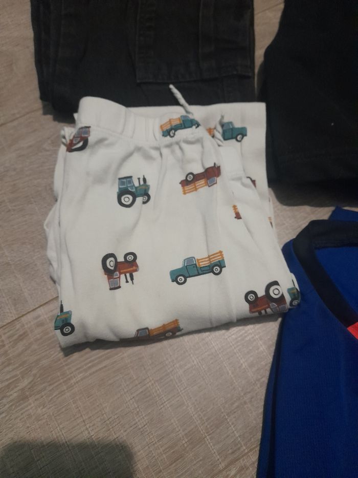 Lot vêtements garçon 8 ans - photo numéro 4