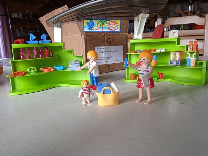 Piscine et magasin de plage playmobil