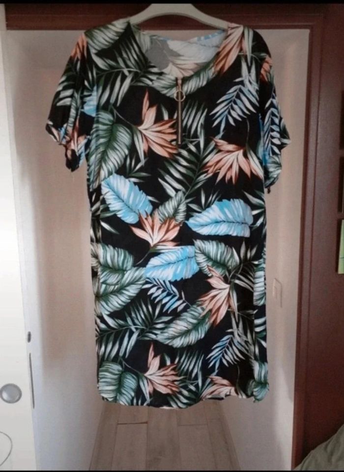 Robe tunique taille unique jusqu'à un 42. Neuve jamais portée - photo numéro 2