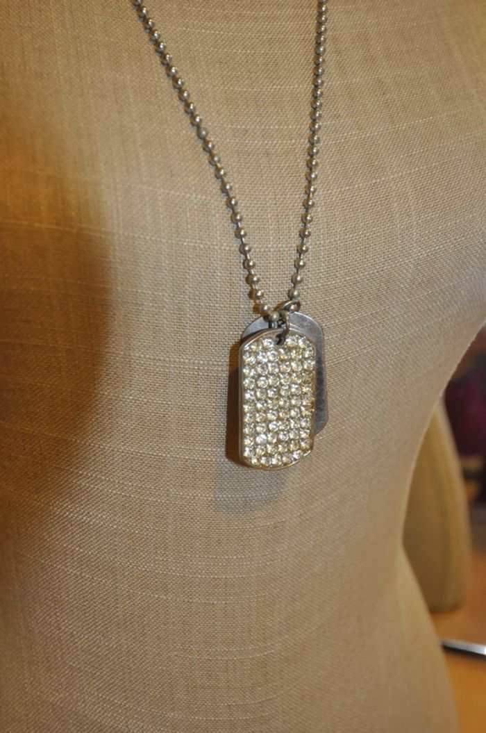 Chaine argentée pendentif avec strass - photo numéro 2