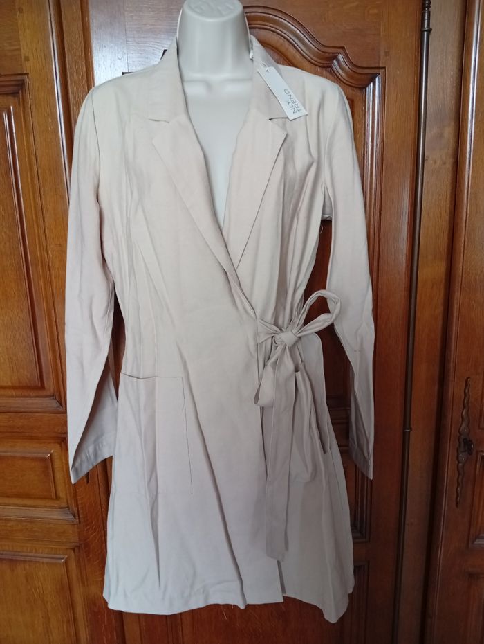 Robe portefeuille NLY trend taille M neuve