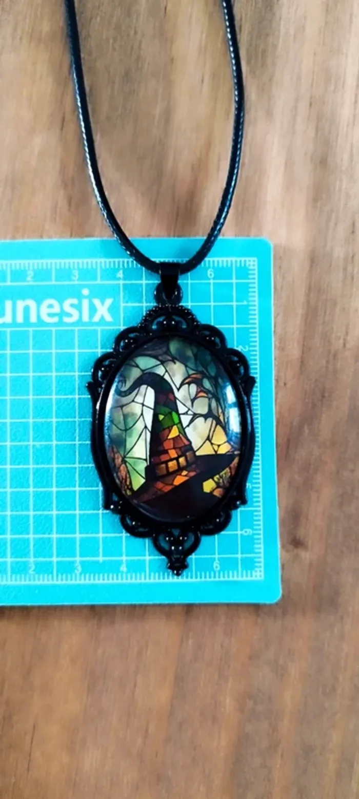 Collier avec pendentif ovale en verre - photo numéro 3