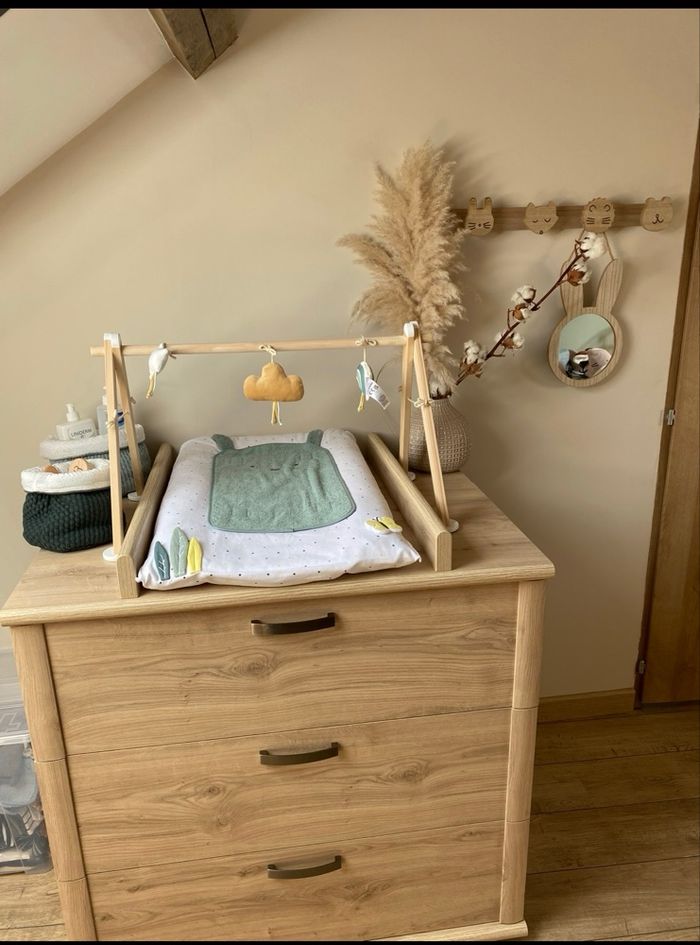 Lit bébé + commode 3 tiroirs. - photo numéro 8