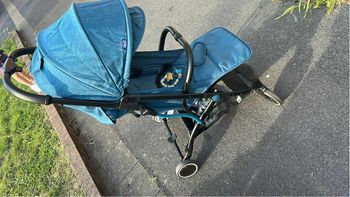 Vend ou échange poussette canne compacte 