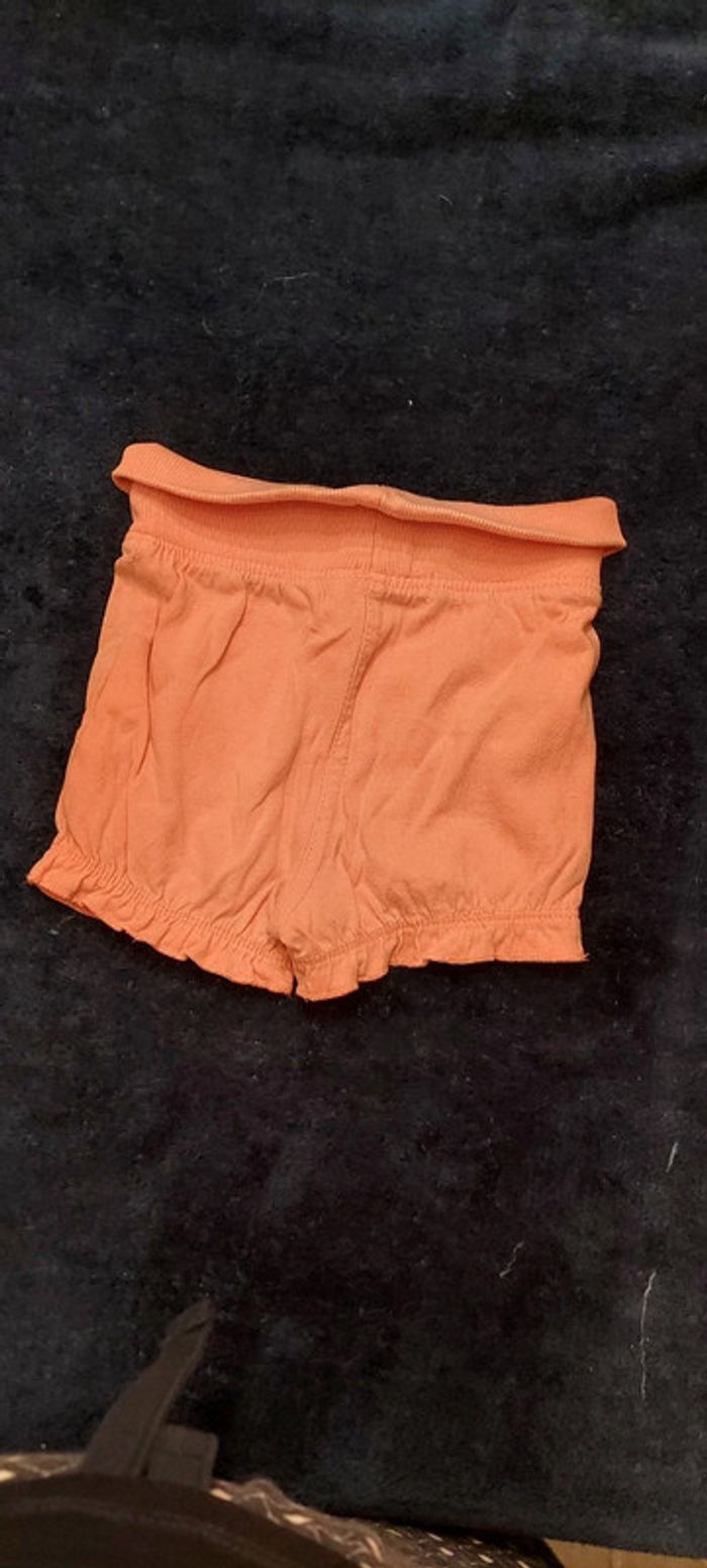 Short orange - photo numéro 2