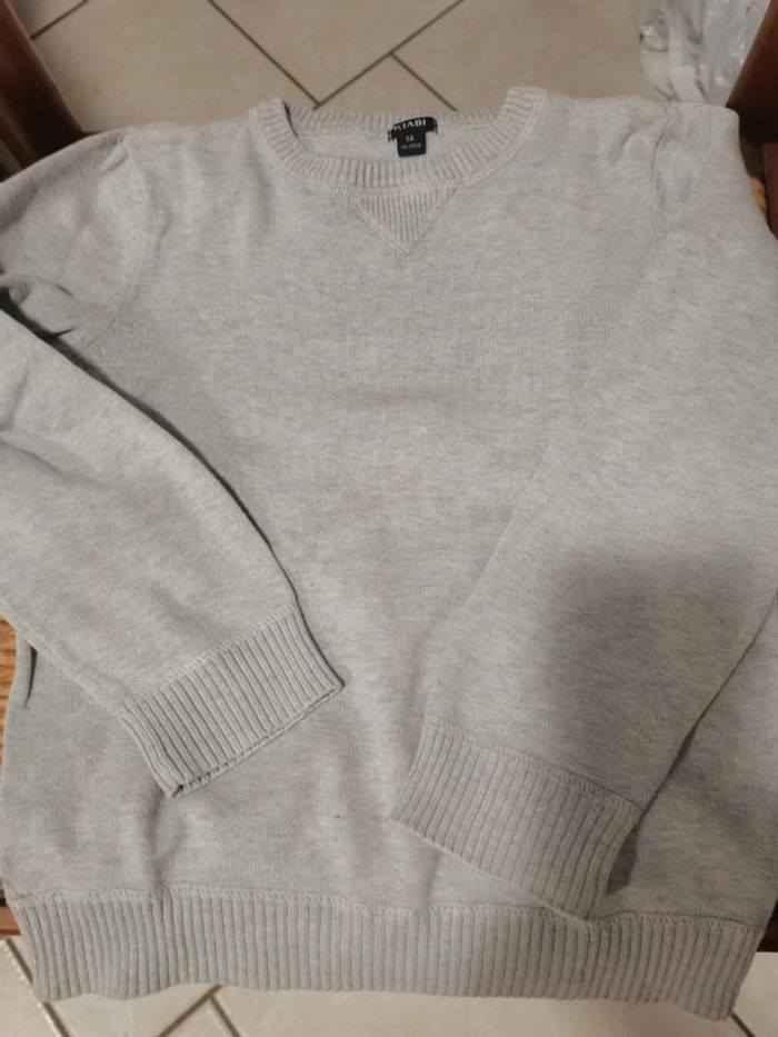 Pull gris