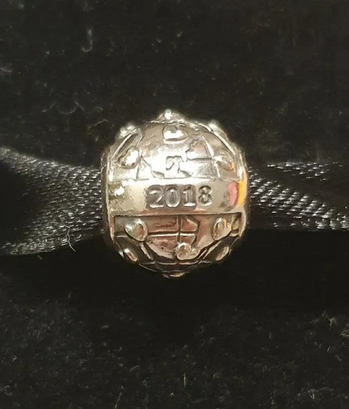 Charm club 2018 diamant pandora neuf - photo numéro 2