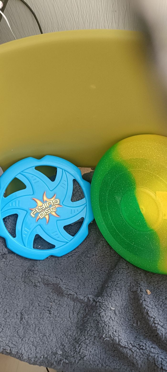 Lot de frisbees - photo numéro 4