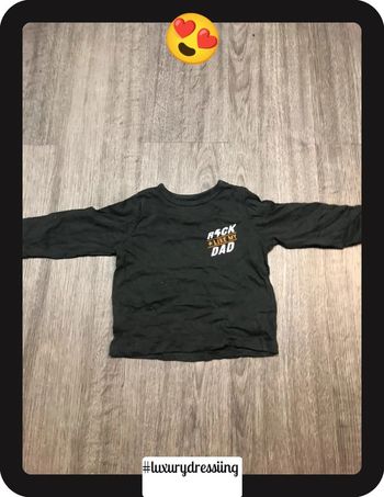 t-shirt pour bébé taille 9mois 🧸