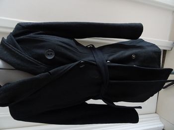 Manteau noir à capuche Les 3 Suisses taille 38