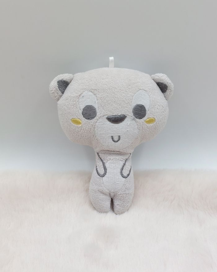 Petite peluche doudou semi plat ours gris blanc PAT et RIPATON La Halle 14 cm