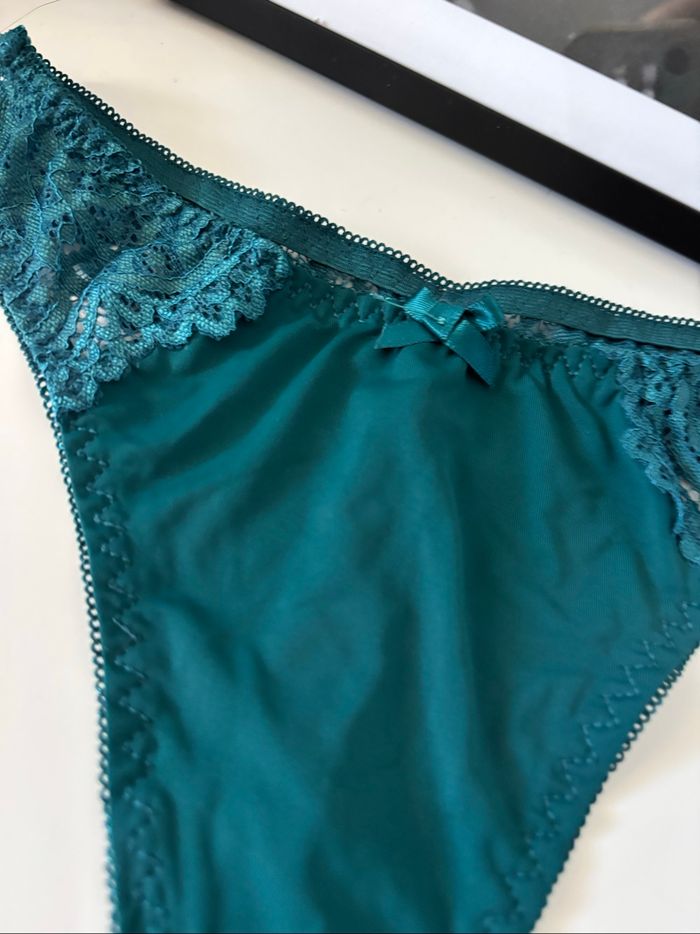 String  dentelle bleu - photo numéro 4