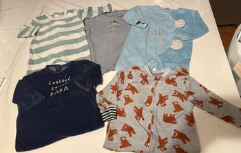 Lot de pyjamas 9/12 /18mois