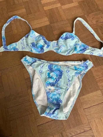 Maillot de bain 2 pièces bleu clair