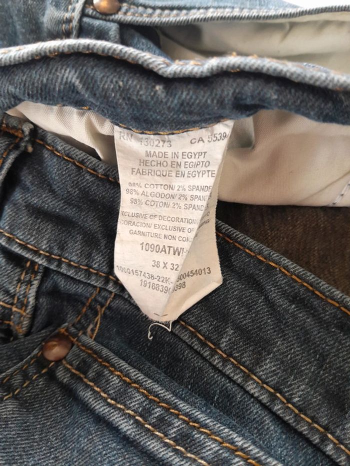 Très beau jean effet vieilli Wrangler athletic fit 38×32 - photo numéro 5