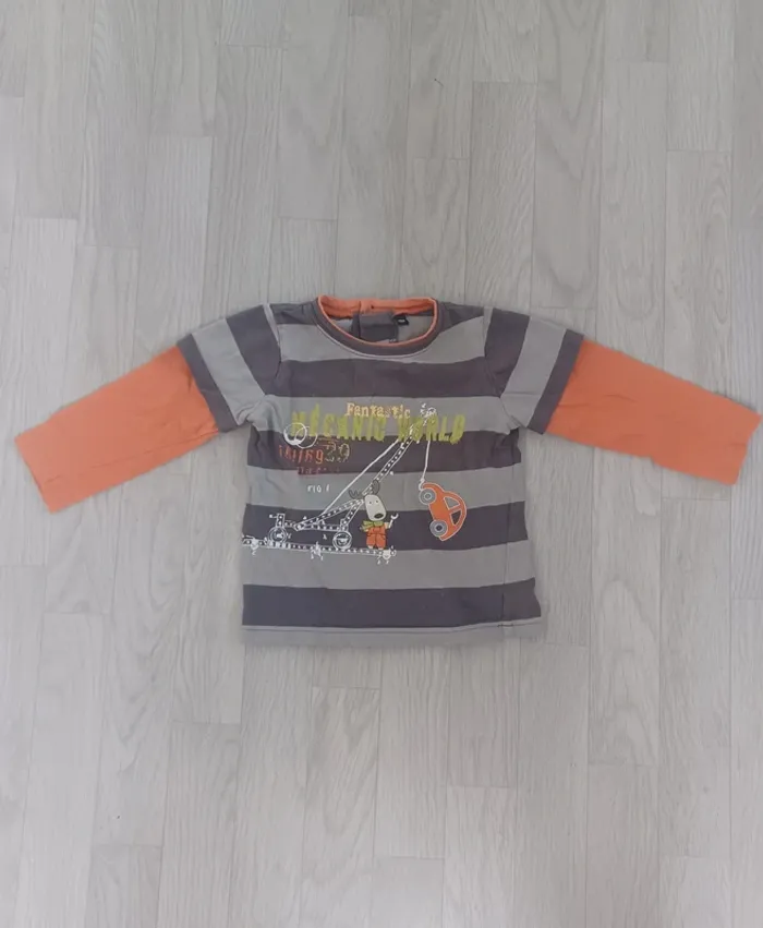 Lot petit pull et 1 t-shirt garçon 18 mois - photo numéro 2