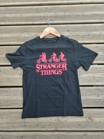 T-shirt Stranger Things – Taille XS – Très Bon État