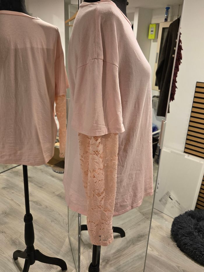 T-shirt rose pâle à manches dentelle TU 42/44 max - photo numéro 2