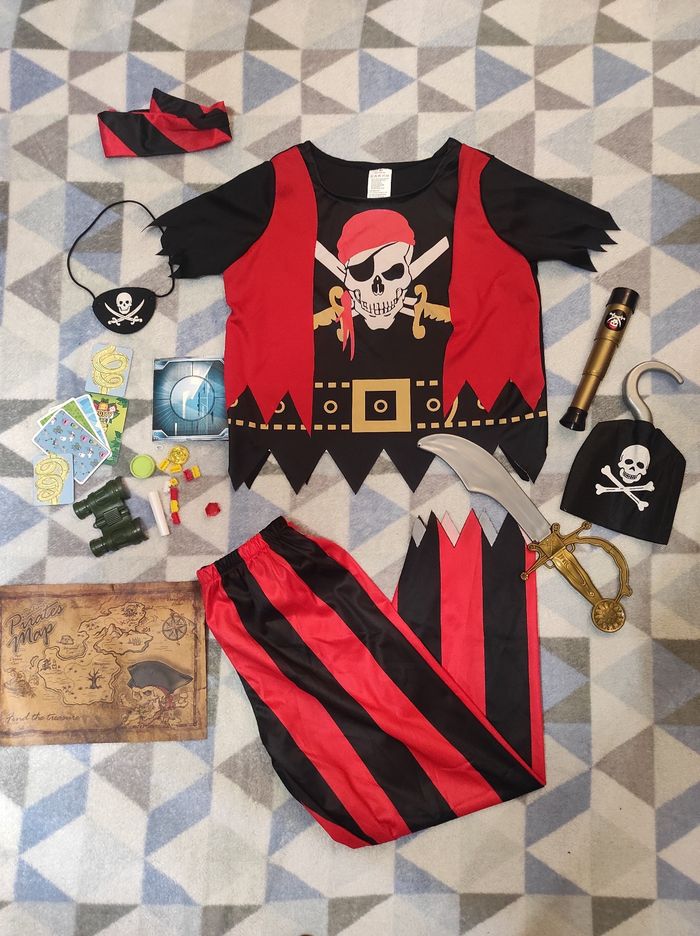 Deguisement pirate avec des accessoires taille 6-8 ans