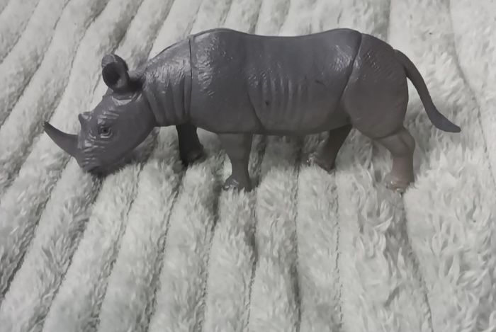 Figurine rhinocéros 14cm - photo numéro 2