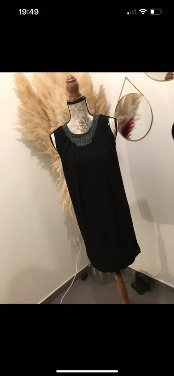 Robe noir et vert cop copine