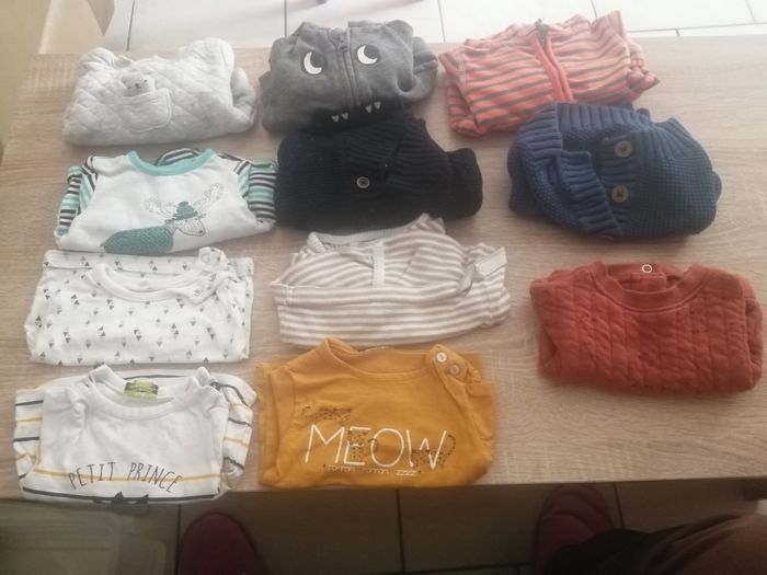 Pull, gilet et tee shirt