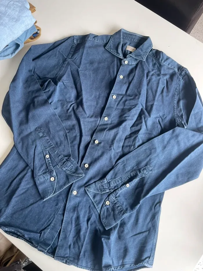 Chemise bleue - photo numéro 2