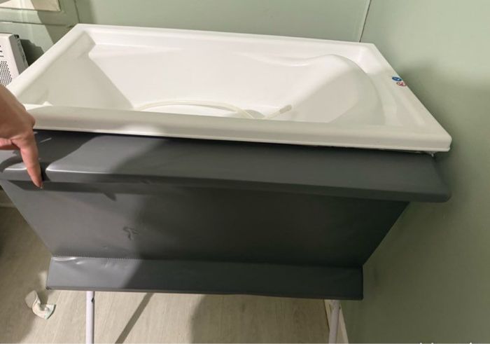 Table à langer baignoire - photo numéro 4