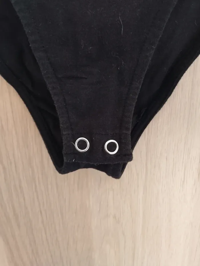 Body épaules nues - photo numéro 6