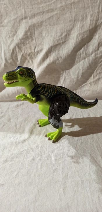 Tyrannosaure t-rex avec armure playmobil